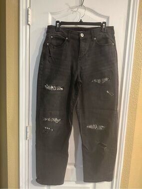 Relaxed Fit Distressed Black Women's Jeans